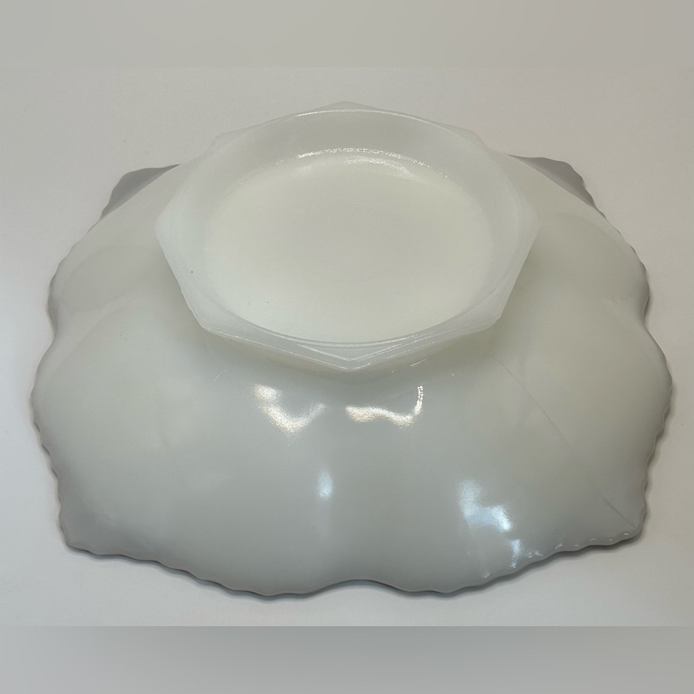 Vintage Anchor Hocking Milk Glass Serving Bowl - Picture 7 of 9